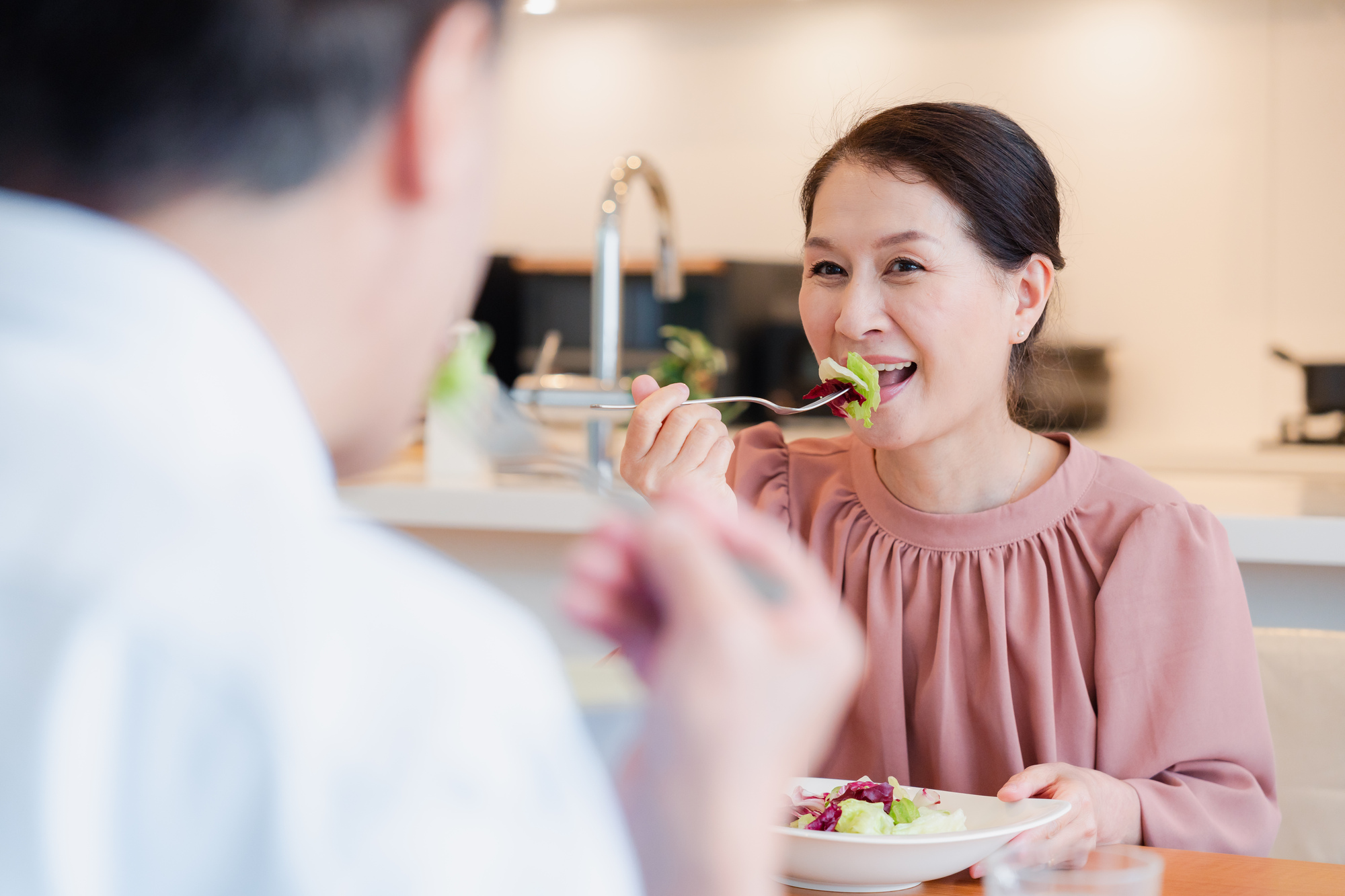 インプラント術後の食事総まとめ！おすすめ食品と栄養、NG食品